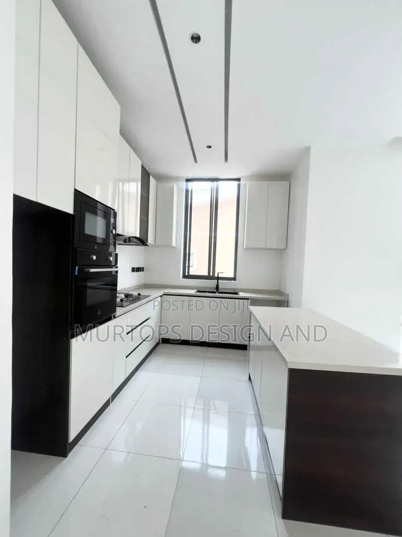 2bdrm Apartment in Victoria Island Extension for sale in Victoria Island Extension