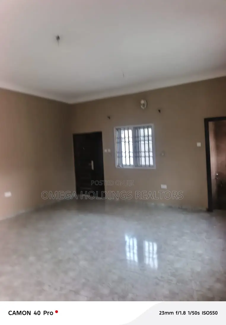 3bdrm Block of Flats in Akala Estate, Akobo for rent in Akobo