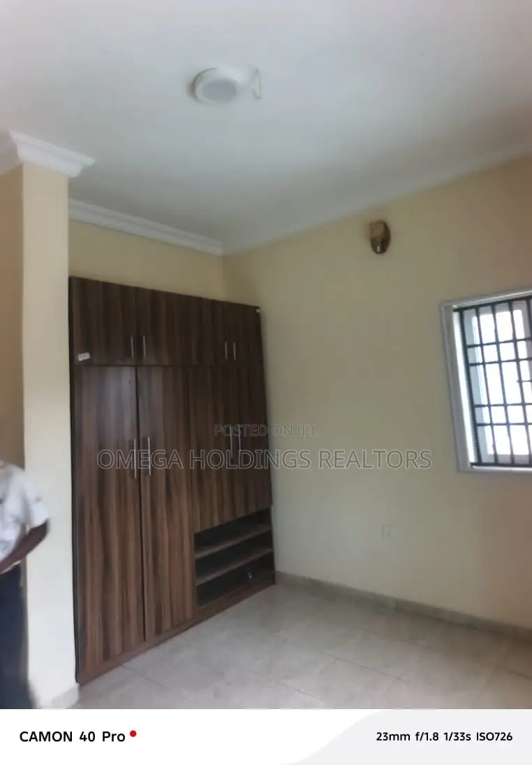 3bdrm Block of Flats in Akala Estate, Akobo for rent in Akobo