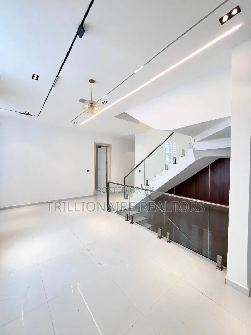 5bdrm Duplex in Hampton Lake, Chevron for sale in Chevron