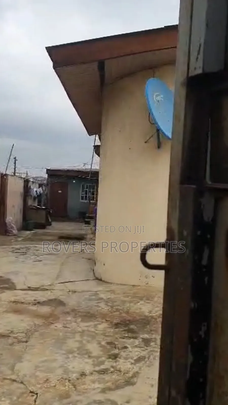 Furnished 11bdrm House in Orilowo for sale in Orilowo