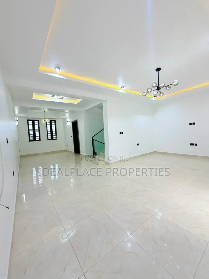 4bdrm Townhouse/Terrace in Alaka Estate for sale in Alaka Estate