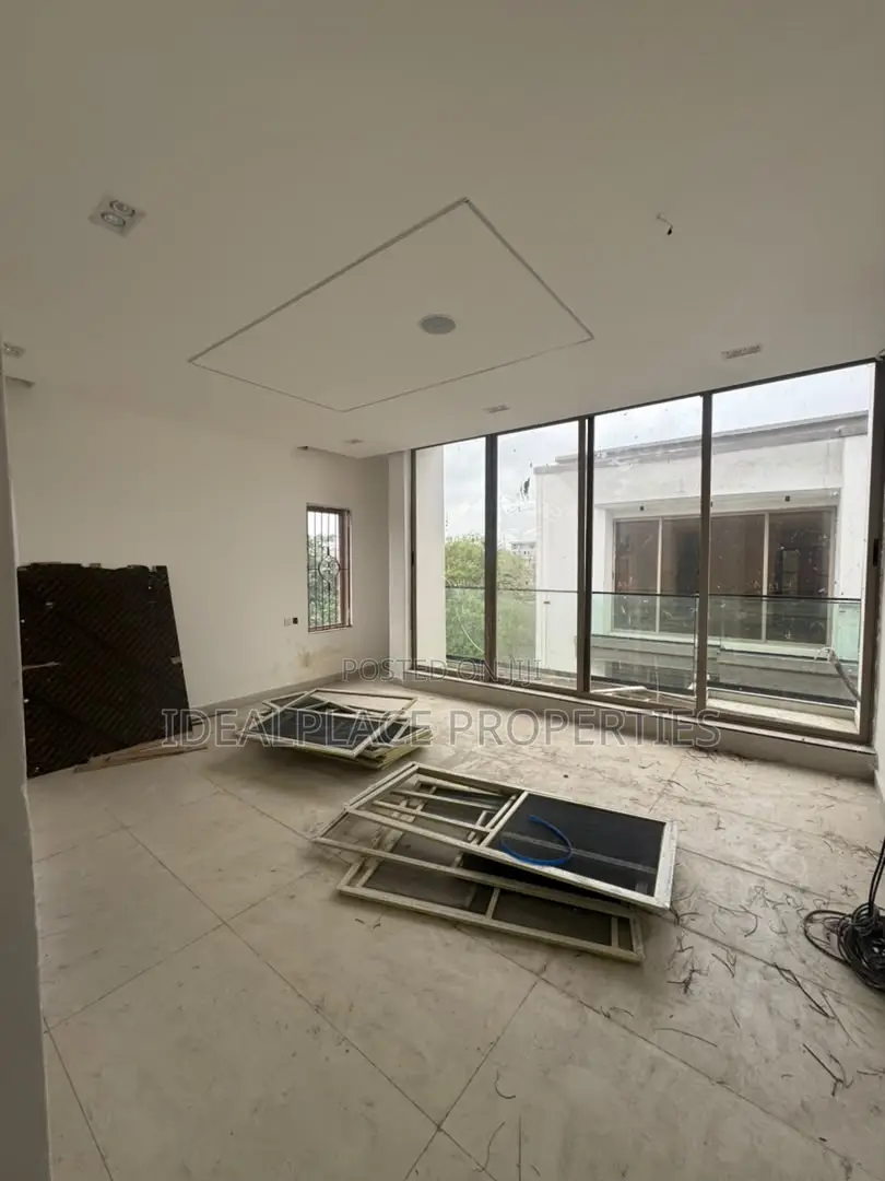 4bdrm Duplex in Adeniyi Jones for sale in Adeniyi Jones