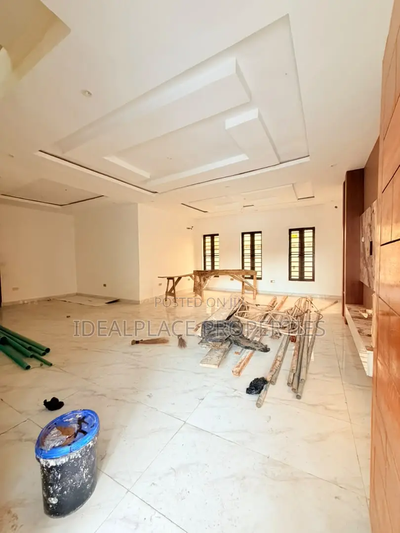 5bdrm Duplex in GRA Phase 1 for sale in GRA Phase 1