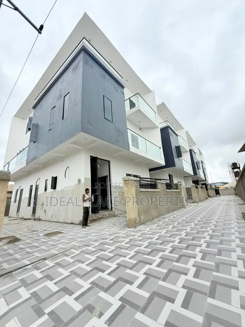 5bdrm Duplex in Amuwo-Odofin for sale in Amuwo-Odofin