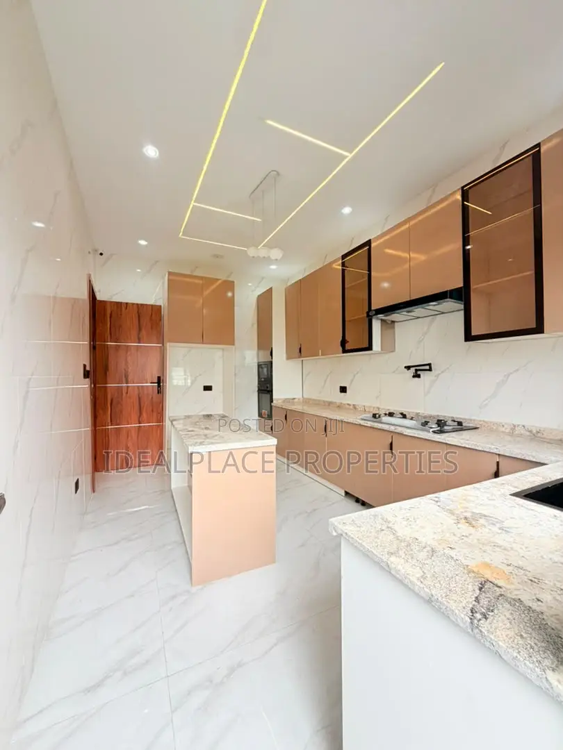 5bdrm Duplex in Amuwo-Odofin for sale in Amuwo-Odofin