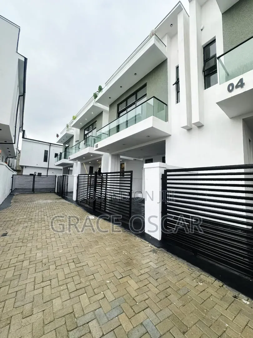 4bdrm Duplex in Ikota for sale in Ikota
