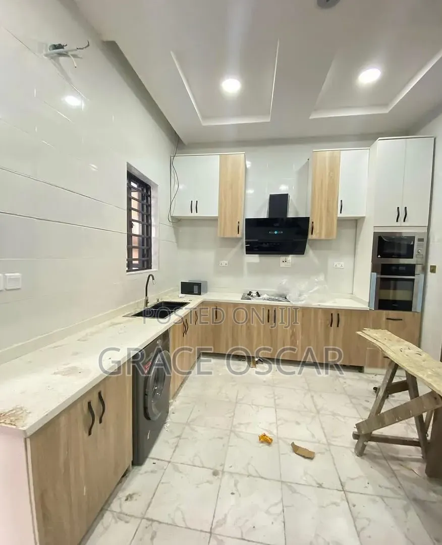 4bdrm Duplex in Ikota for rent in Ikota