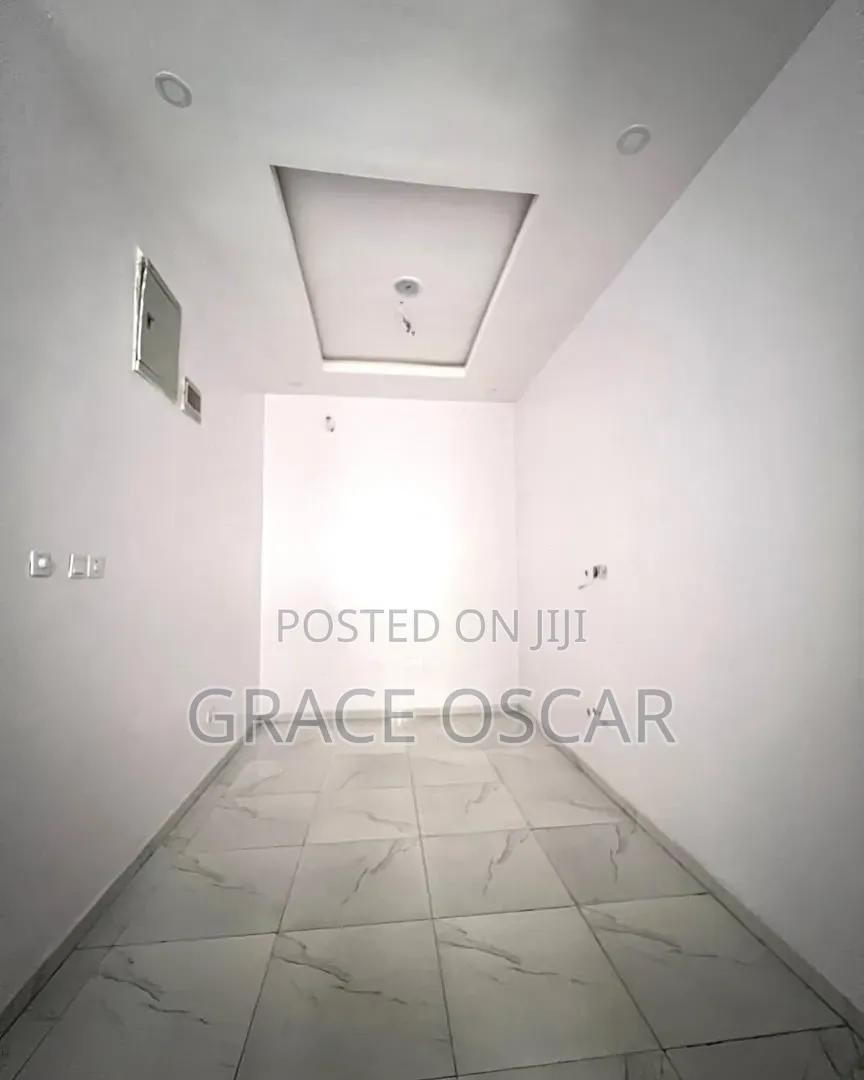 4bdrm Duplex in Ikota for rent in Ikota