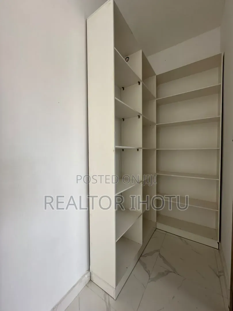 4bdrm Duplex in Ikota for sale in Ikota