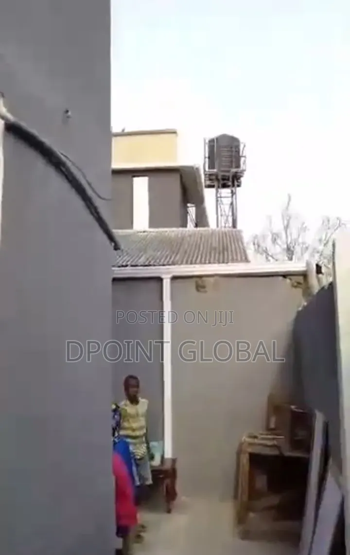 12bdrm Block of Flats in Not Estate, Abaranje for sale in Abaranje