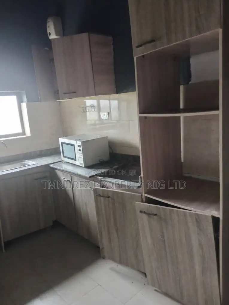 2bdrm Block of Flats in Chevron for sale in Chevron