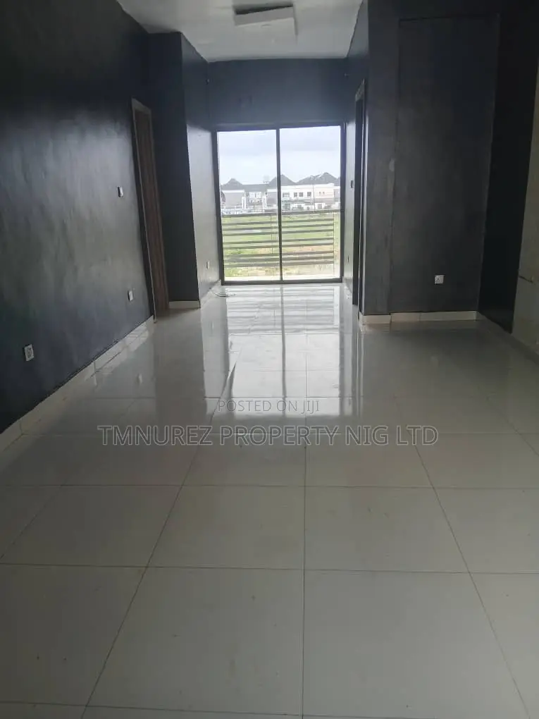 2bdrm Block of Flats in Chevron for sale in Chevron