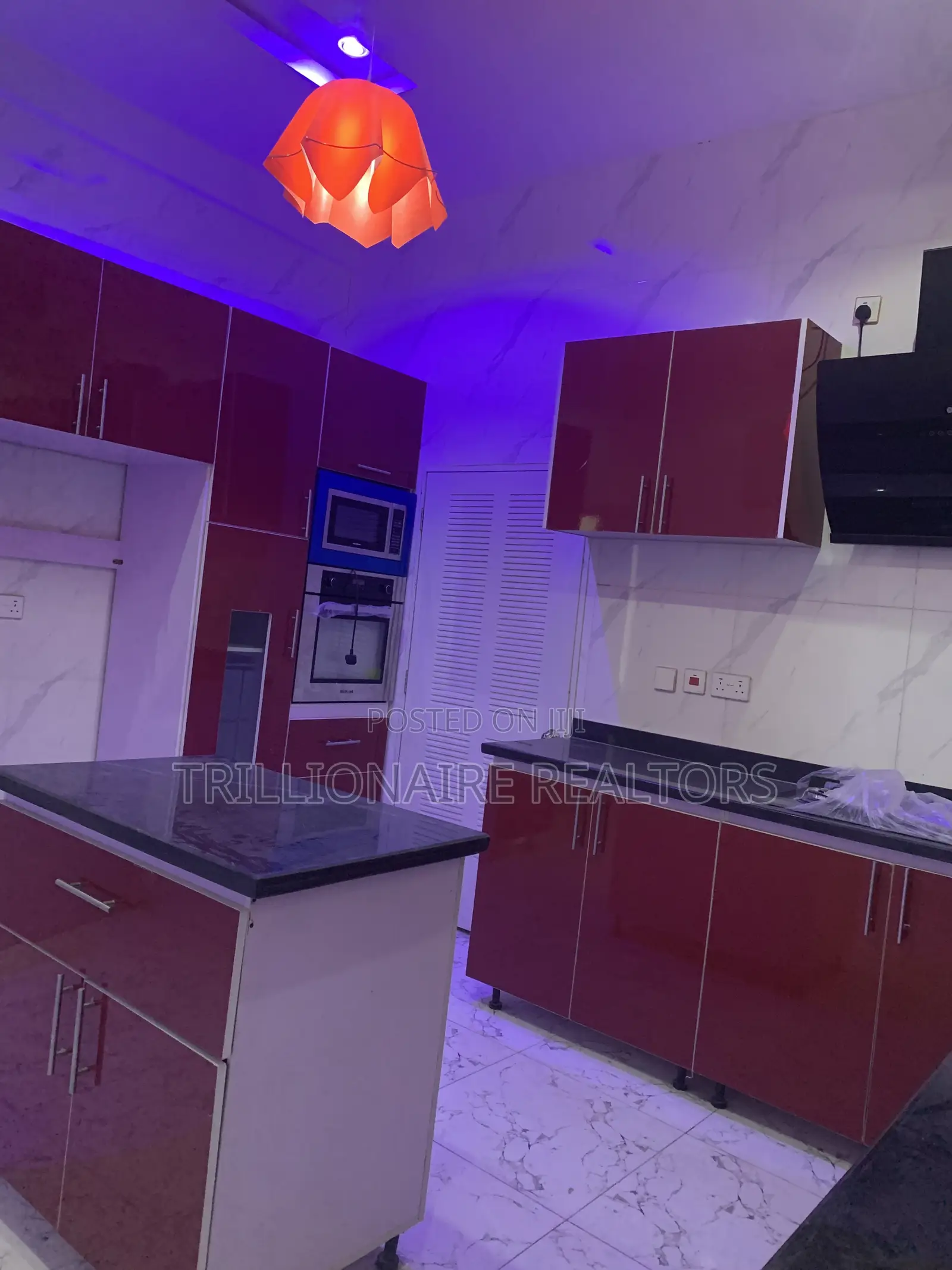 4bdrm Duplex in Oral Estate, Chevron for sale in Chevron