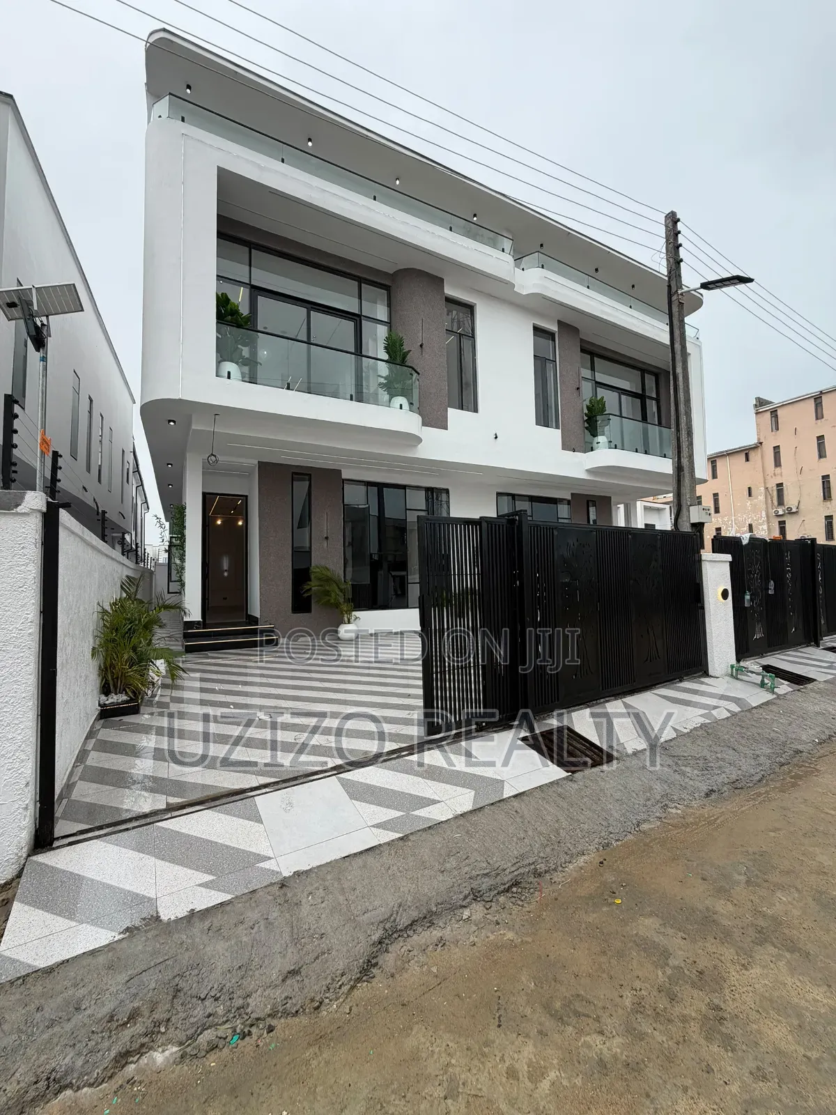 4bdrm Duplex in Ikota for sale in Ikota