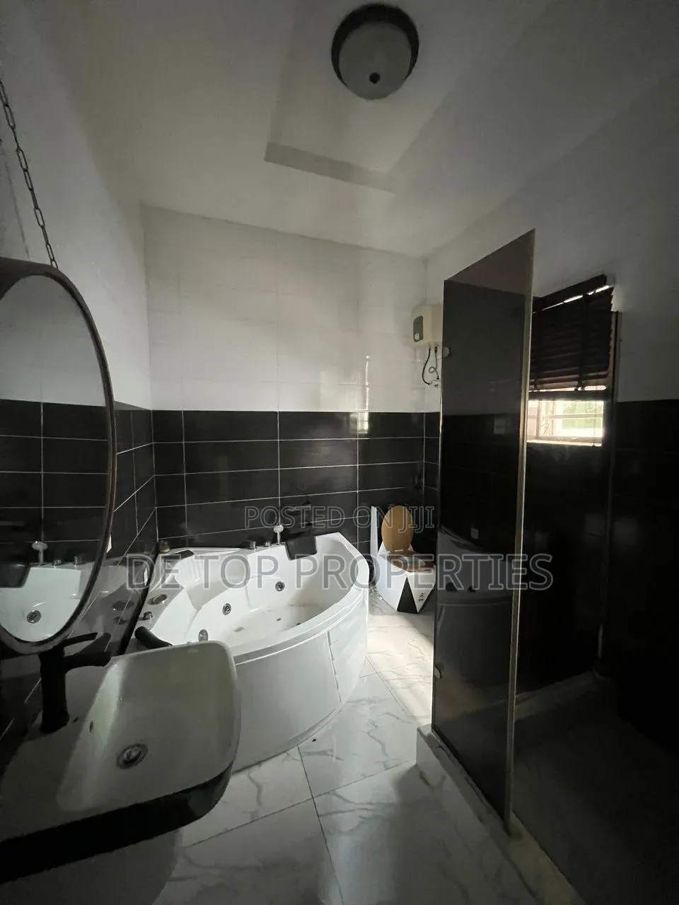 4bdrm Duplex in Osapa London, Lekki Phase 1 for rent in Lekki Phase 1