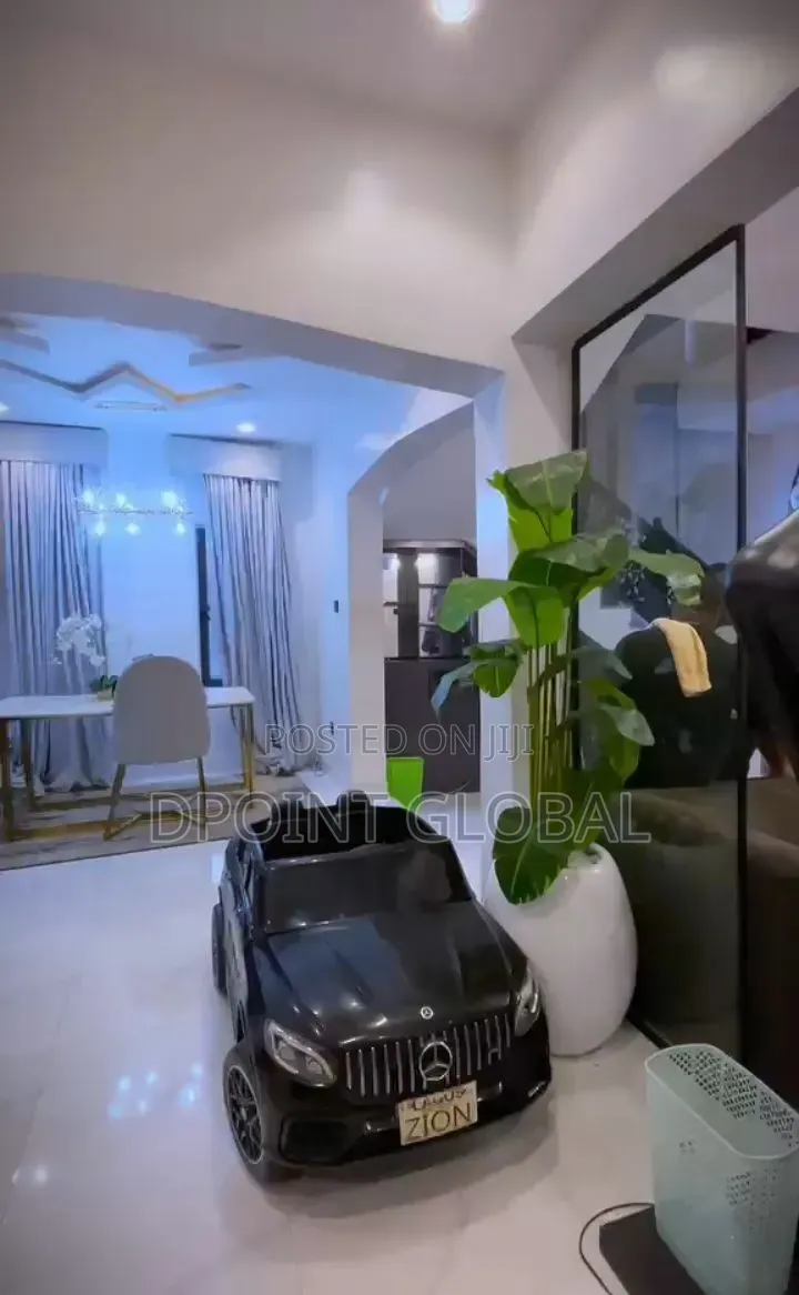 Furnished 5bdrm Duplex in In Estate, Alakuko for sale in Alakuko