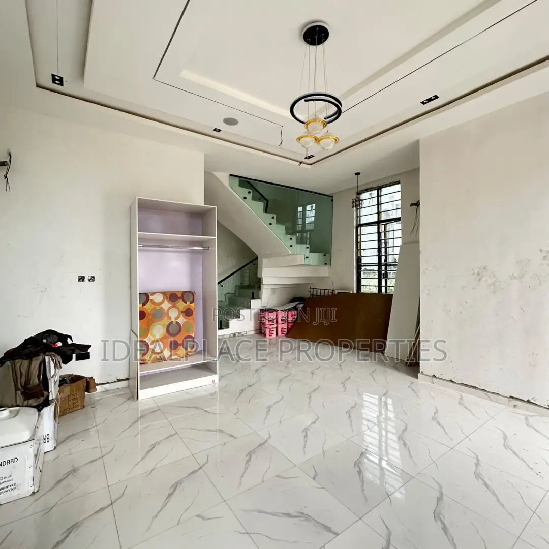 5bdrm Duplex in Sangotedo for sale in Sangotedo