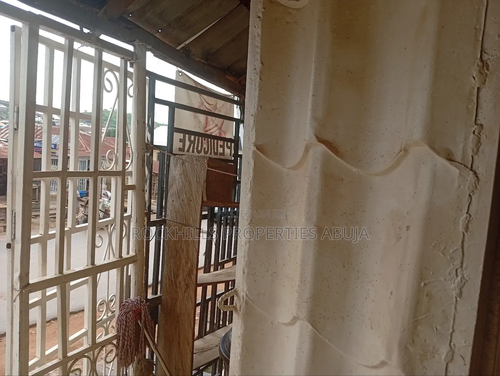 Shop to Let at Kubwa Along the Road  in Kubwa