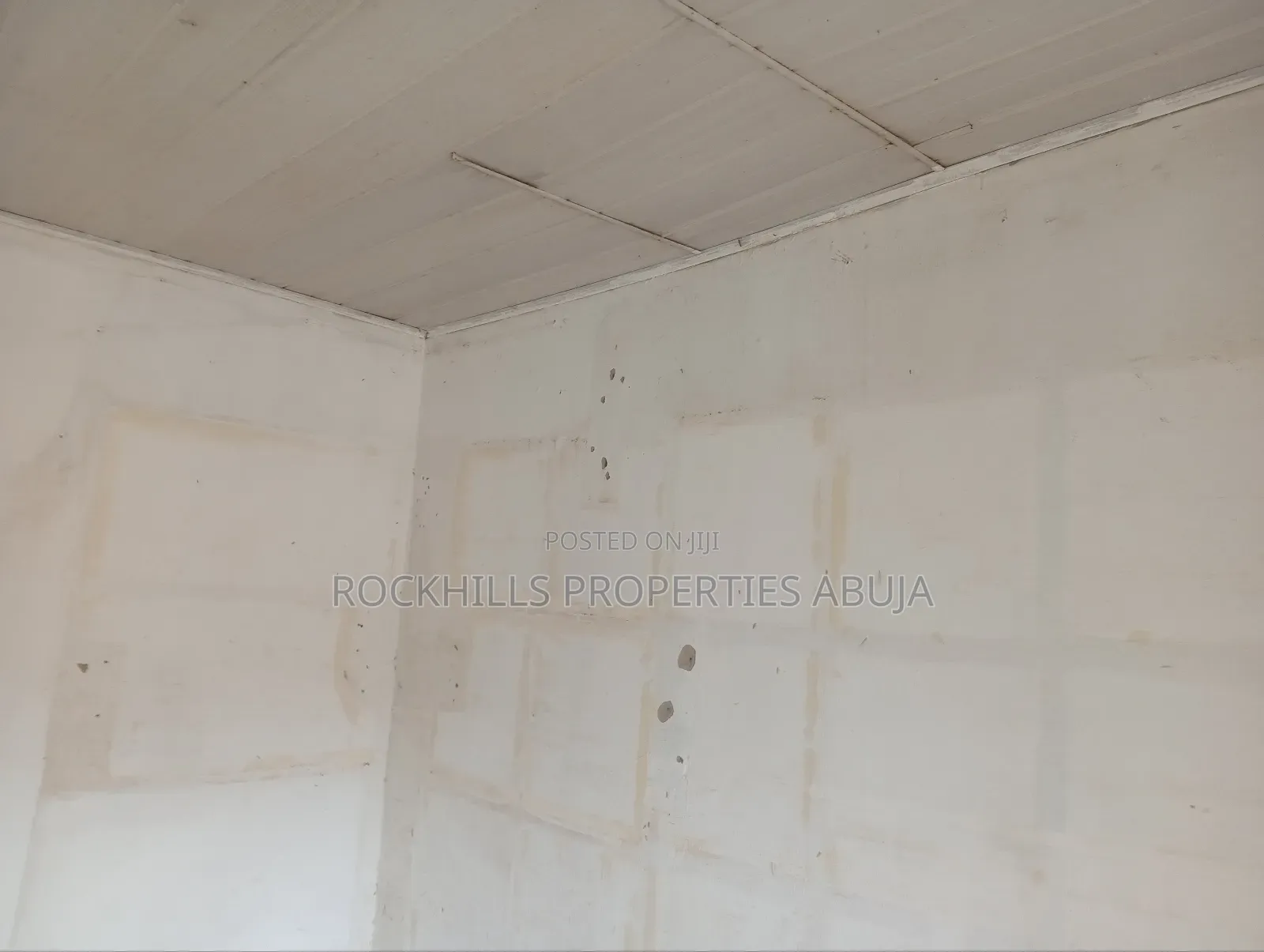 Shop to Let at Kubwa Along the Road  in Kubwa