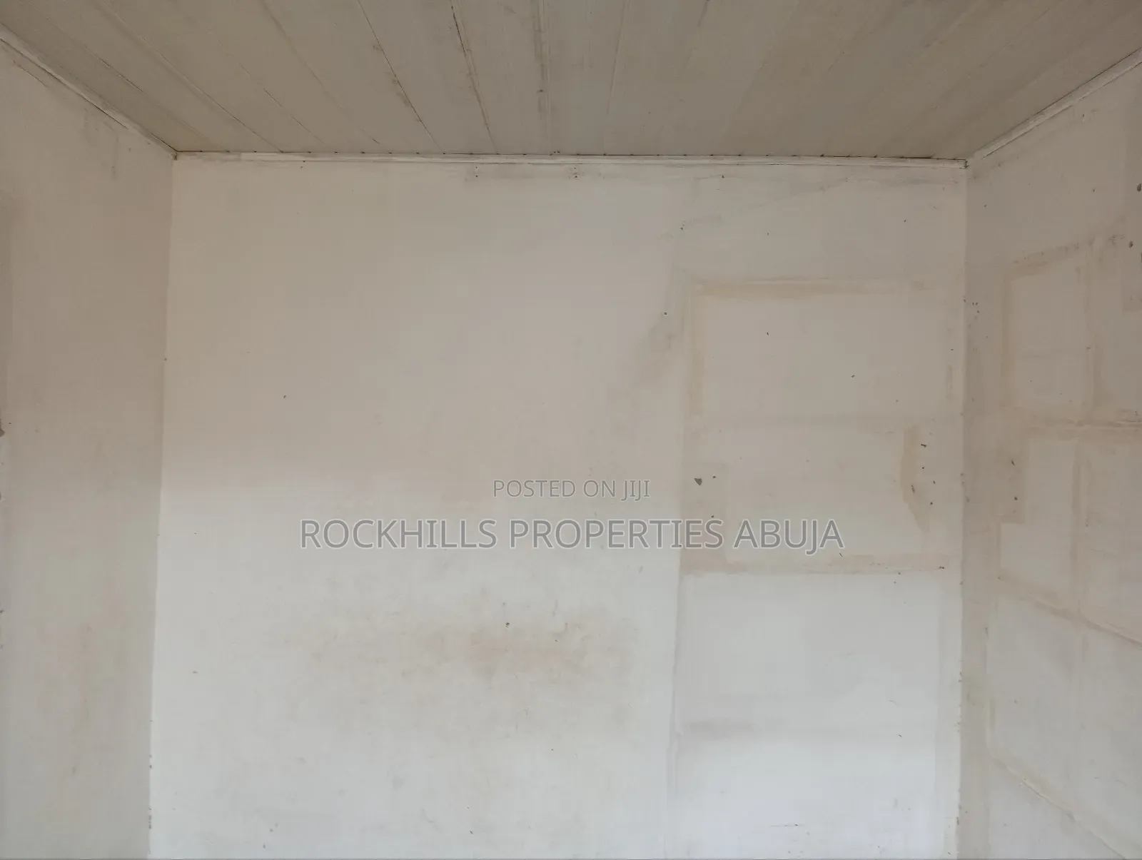 Shop to Let at Kubwa Along the Road  in Kubwa