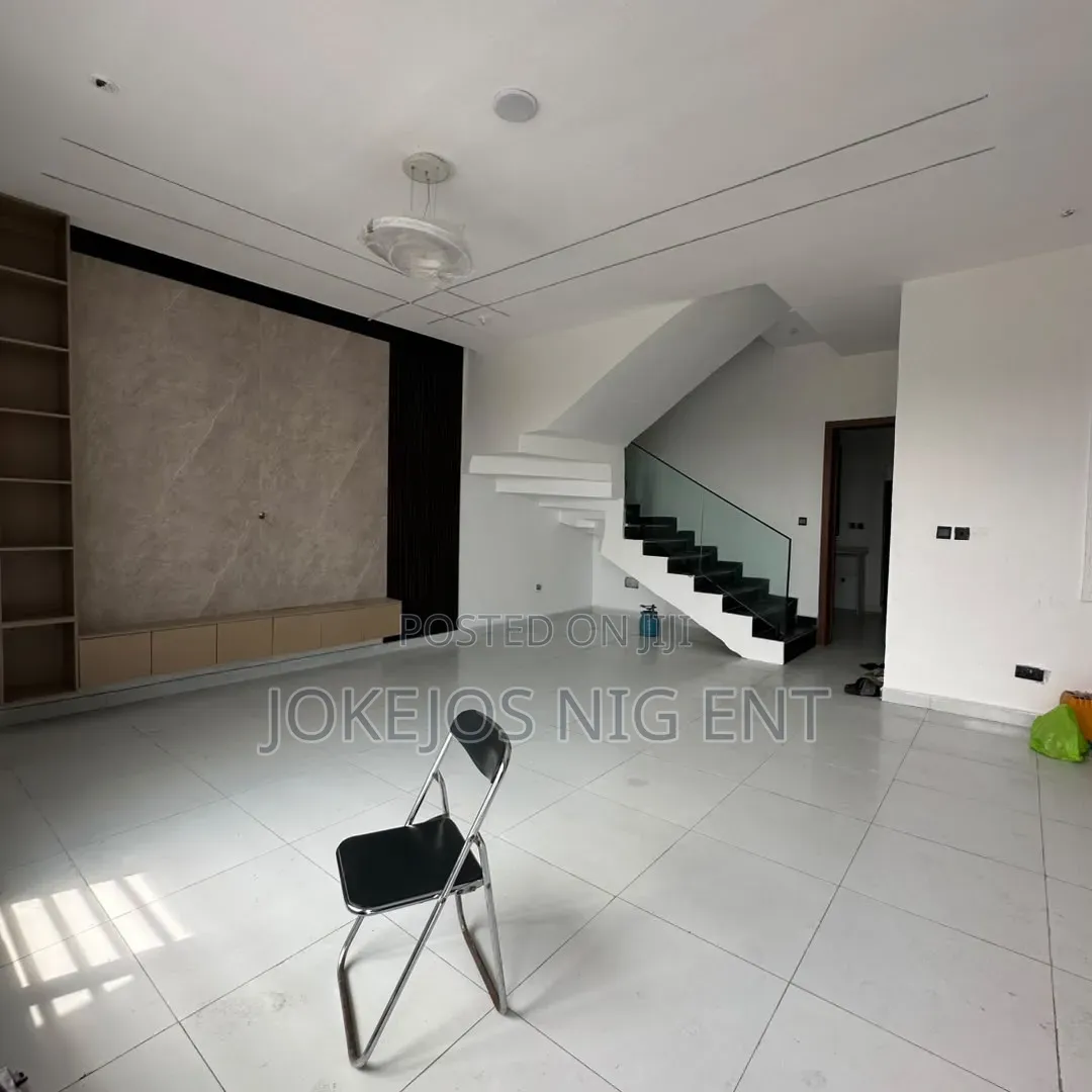 4bdrm Duplex in Ajah Lekki Lagos, Abraham Adesanya Estate for sale in Abraham Adesanya Estate