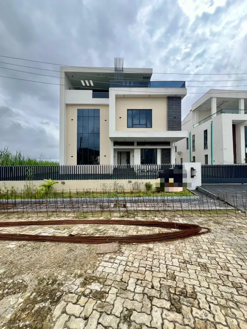 6bdrm Duplex in Chevron for sale in Chevron