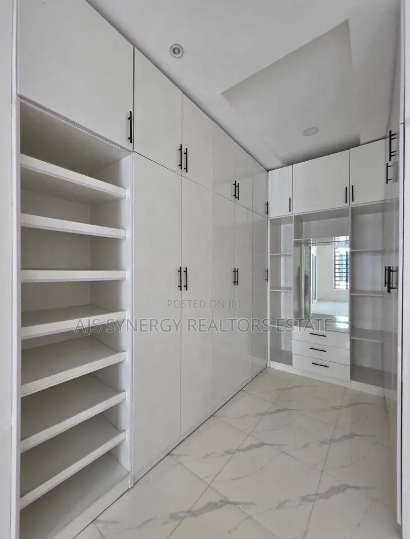 4bdrm Duplex in VGC / Ajah for sale in VGC / Ajah