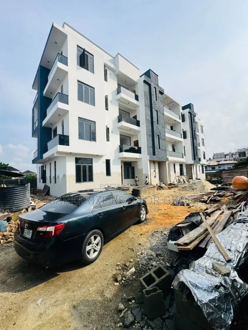 3bdrm Apartment in Ikeja Gra Lagos for sale in Ikeja GRA