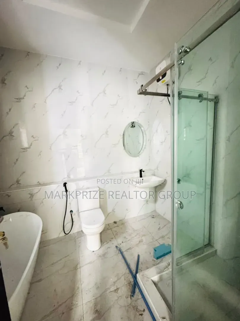 3bdrm Apartment in Ikeja Gra Lagos for sale in Ikeja GRA