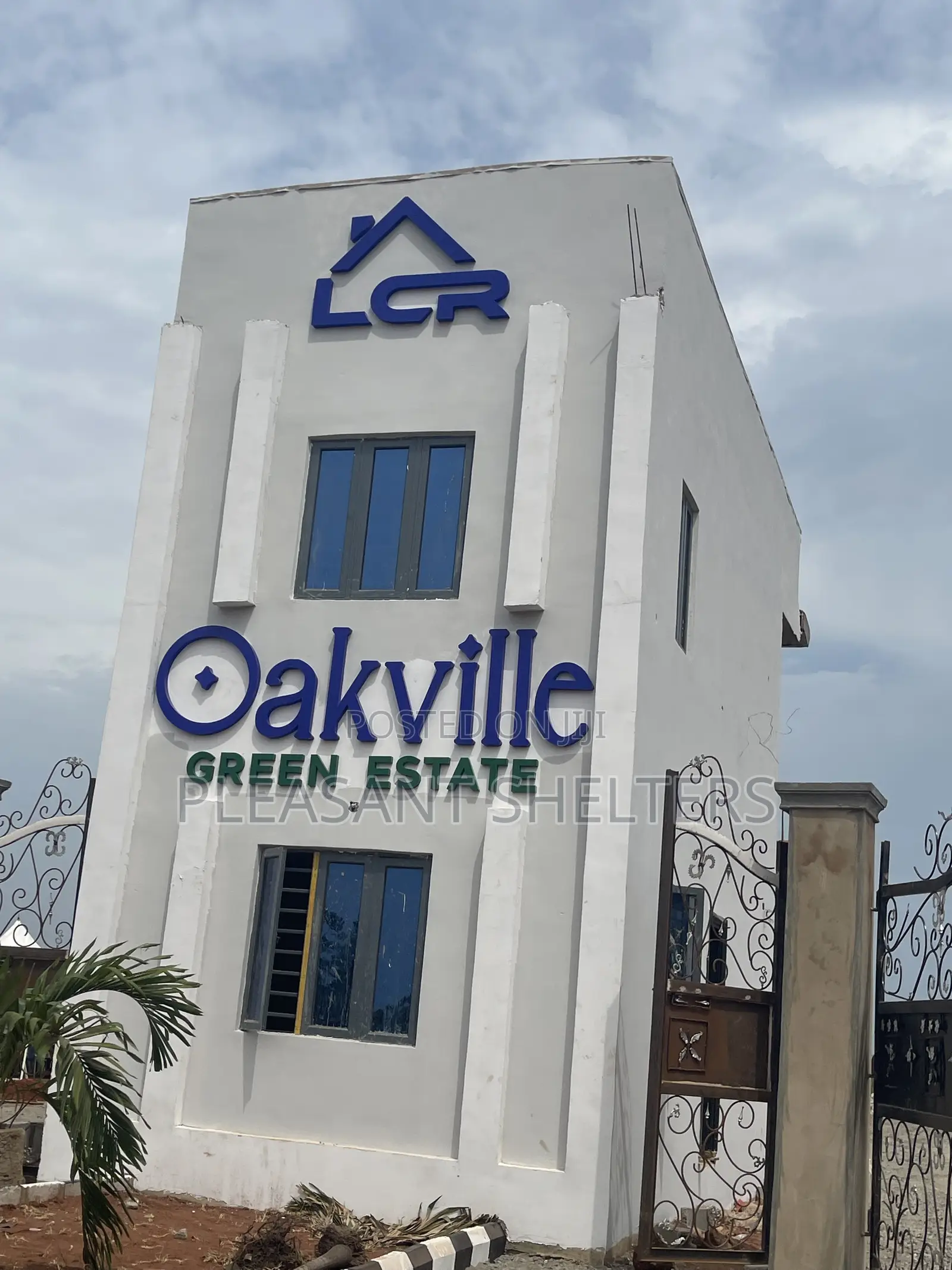 Oakville Estate in Obafemi-Owode