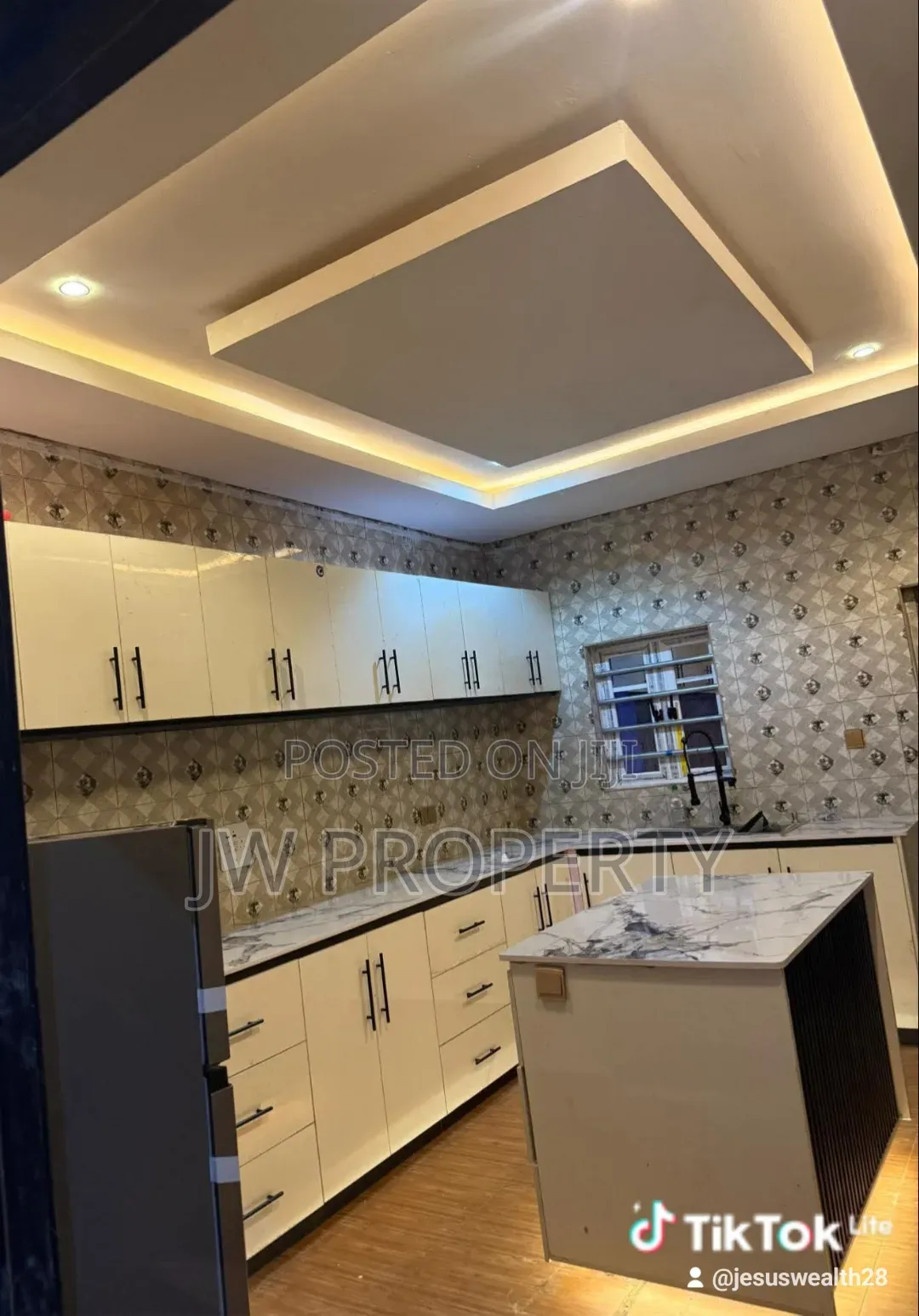 4bdrm Bungalow in Iyi Azi Land, Njikoka for sale in Njikoka