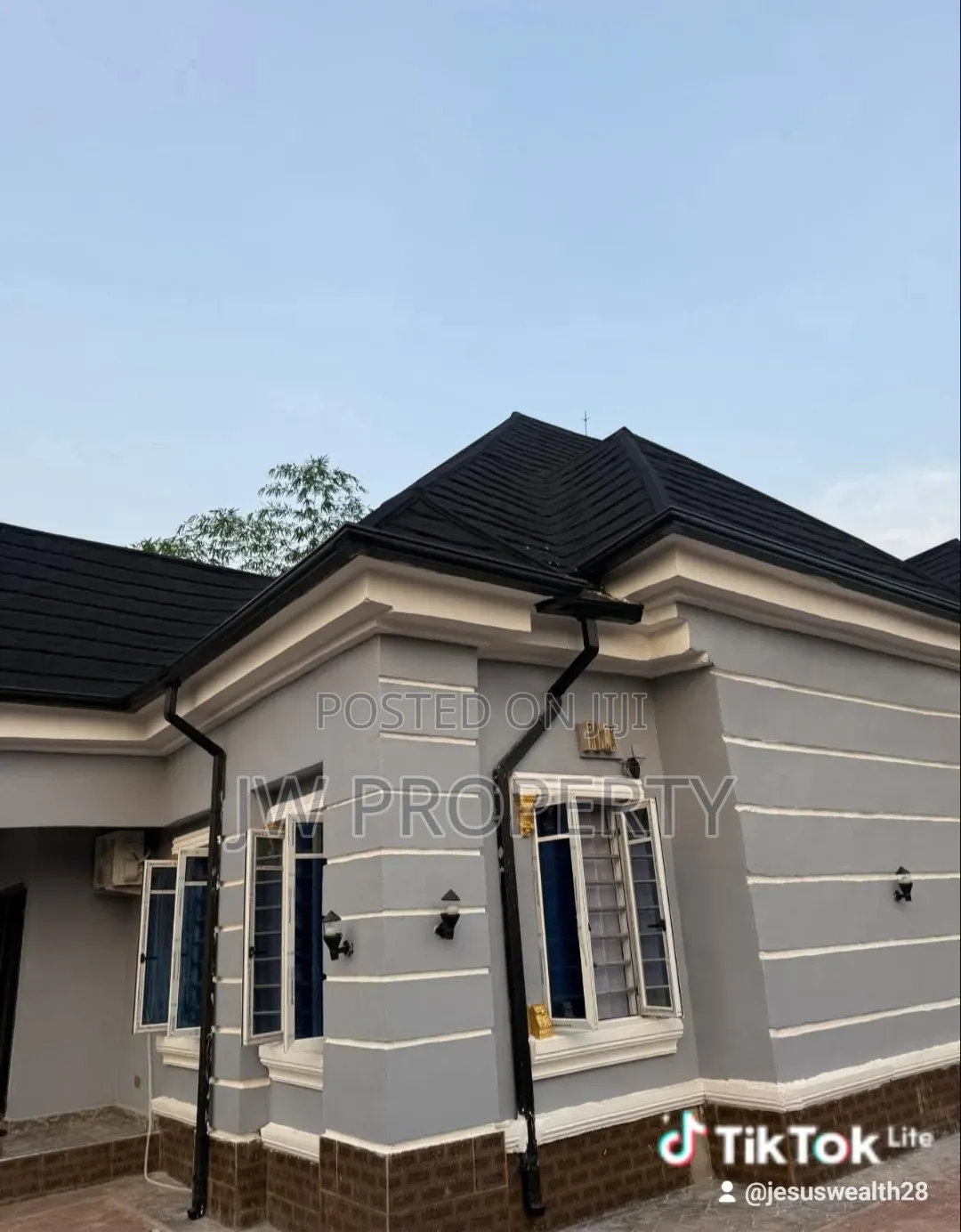 4bdrm Bungalow in Iyi Azi Land, Njikoka for sale in Njikoka