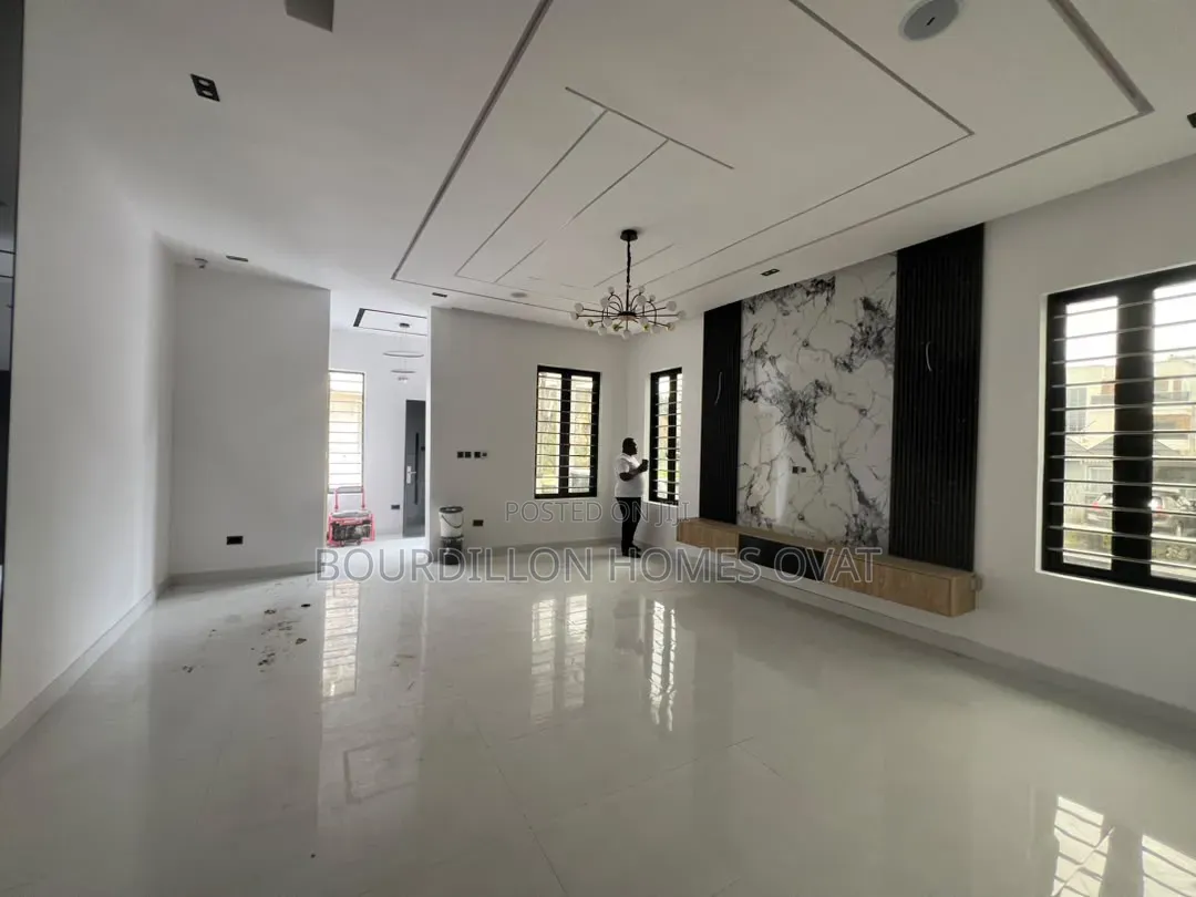 4bdrm Duplex in Genesis Court Badore for sale in Lekki Expressway