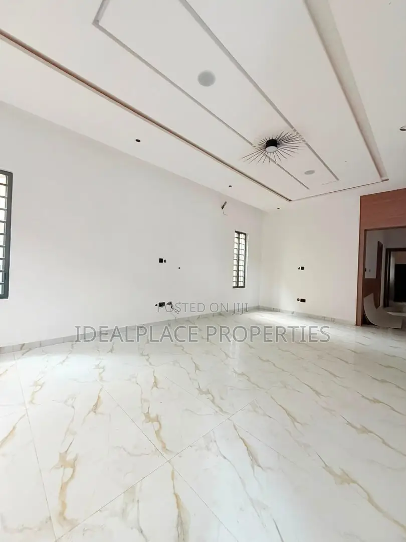 5bdrm Duplex in Omole Phase 2 for sale in Omole Phase 2