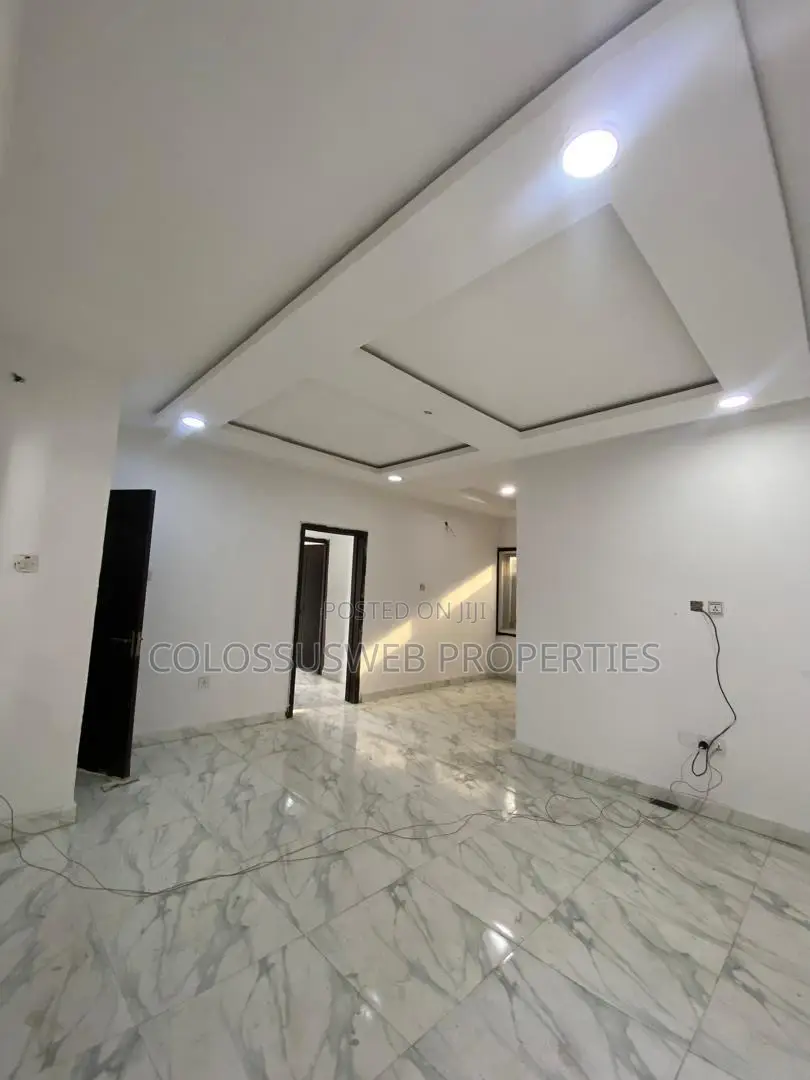2bdrm Apartment in Osapa London, Lekki for rent in Lekki