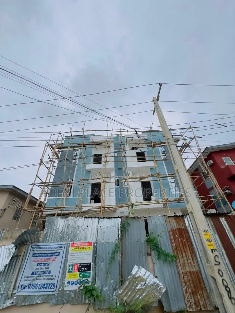 4bdrm Townhouse/Terrace in Gbagada for sale in Gbagada