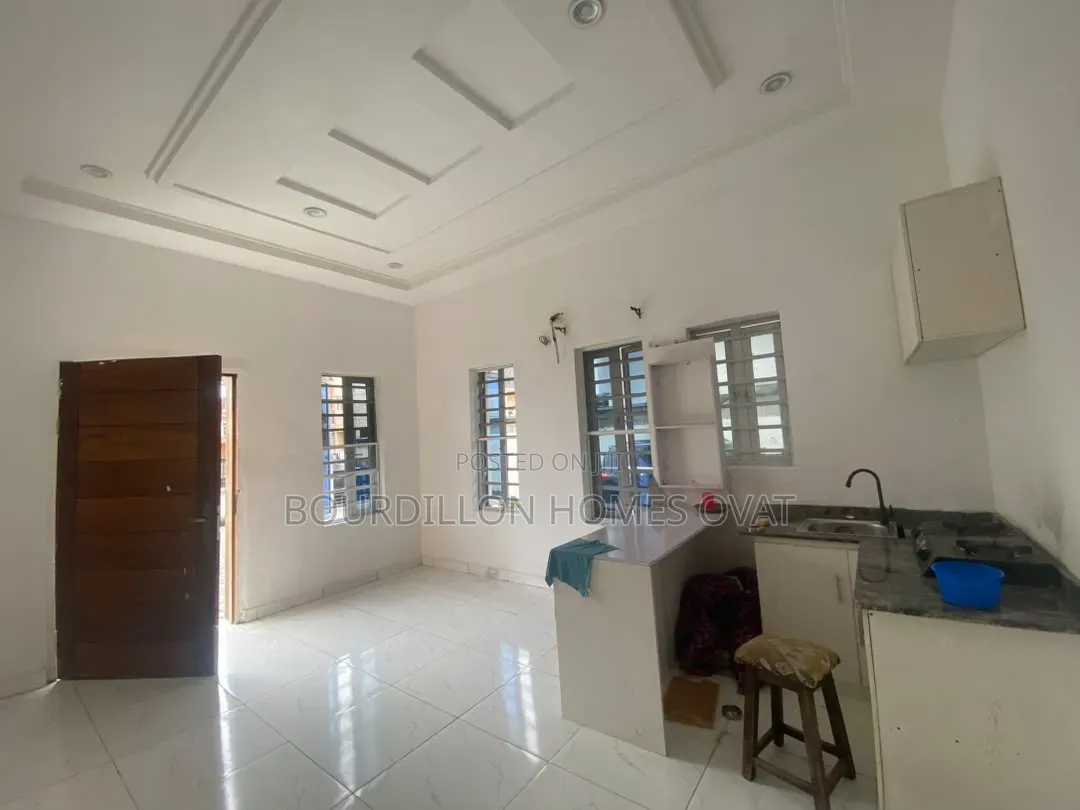 1bdrm Apartment in Chevron Lekki Lagos for rent in Chevron