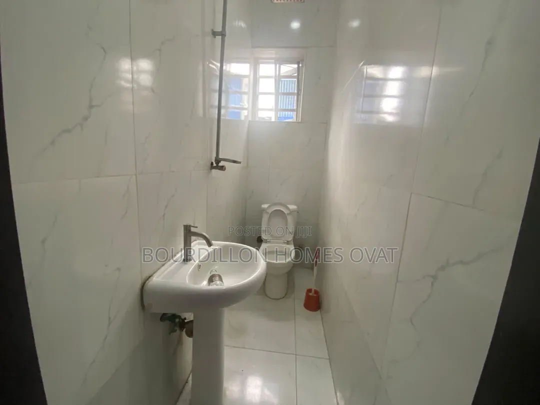 1bdrm Apartment in Chevron Lekki Lagos for rent in Chevron