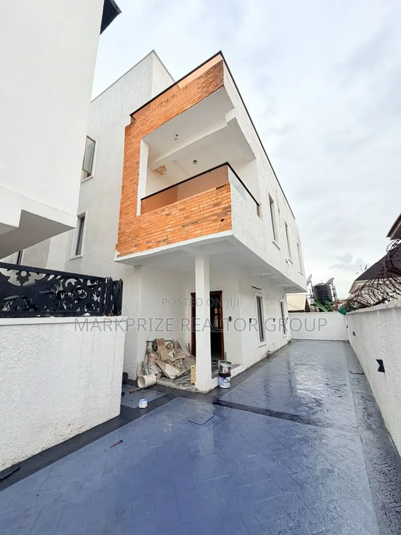 5bdrm Duplex in Magodo Gra Phase 1 for sale in GRA Phase 1