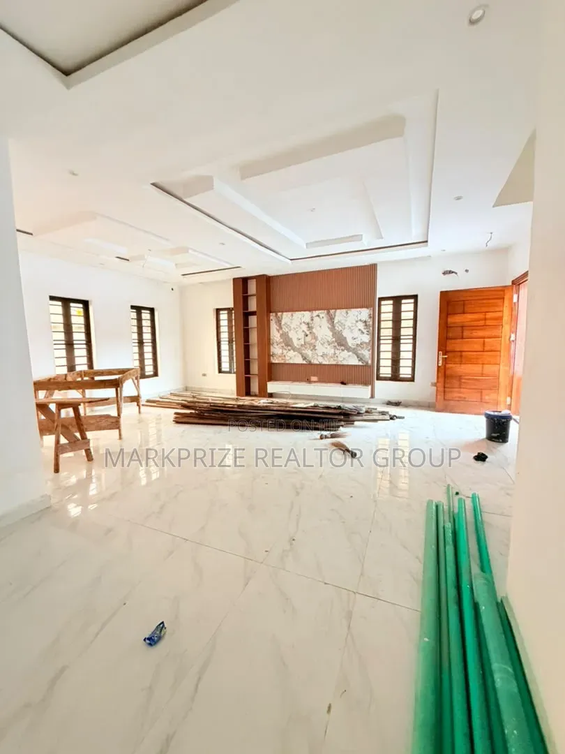5bdrm Duplex in Magodo Gra Phase 1 for sale in GRA Phase 1