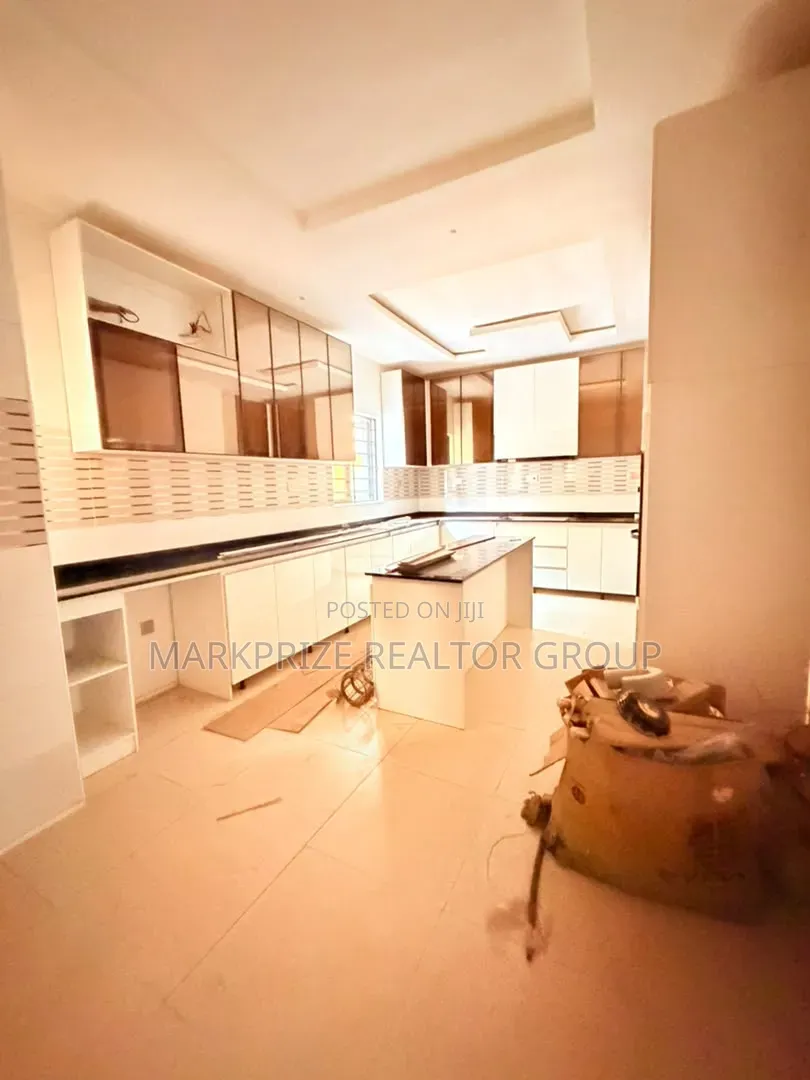 5bdrm Duplex in Magodo Gra Phase 1 for sale in GRA Phase 1