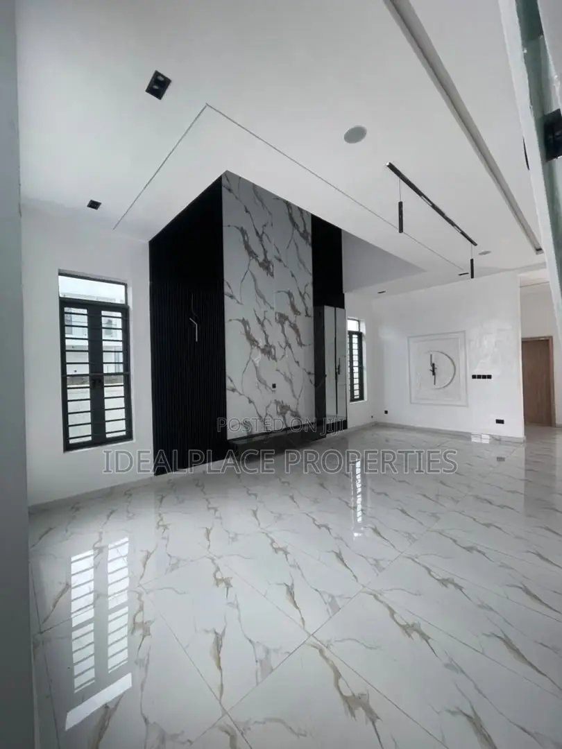 5bdrm Duplex in Ajah for sale in Ajah