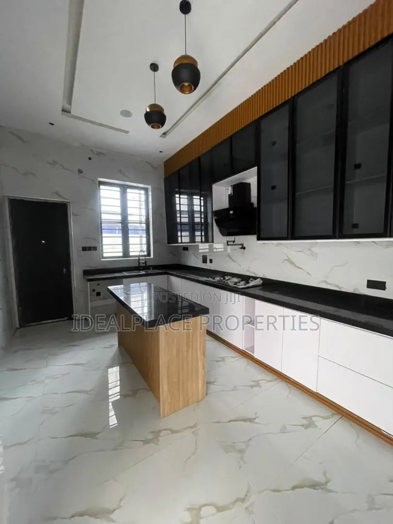 5bdrm Duplex in Ajah for sale in Ajah
