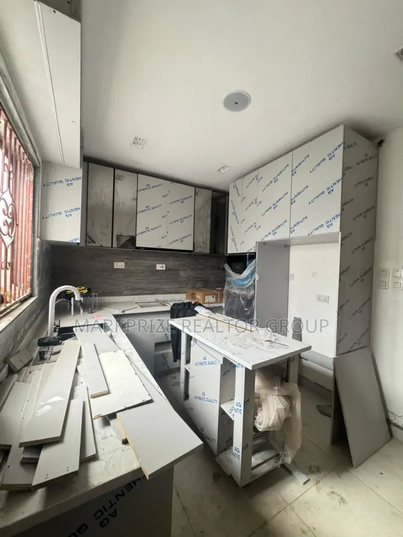 4bdrm Duplex in Adeniyi Jones Ikeja for sale in Adeniyi Jones