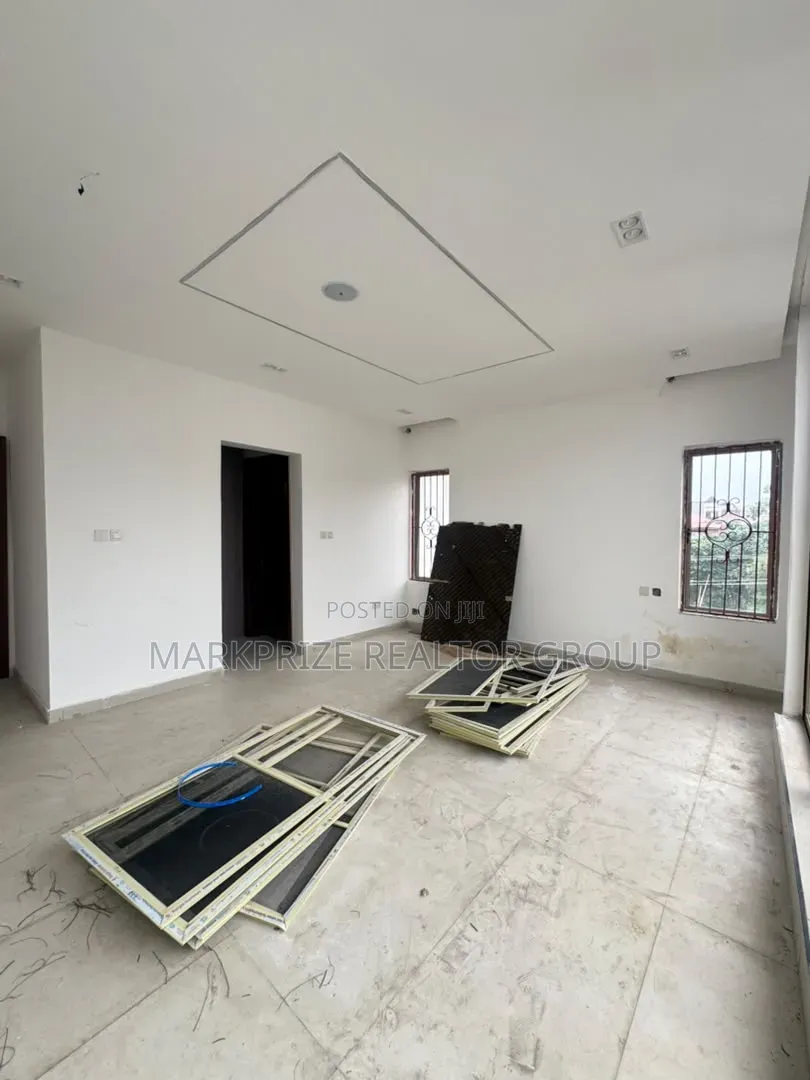 4bdrm Duplex in Adeniyi Jones Ikeja for sale in Adeniyi Jones