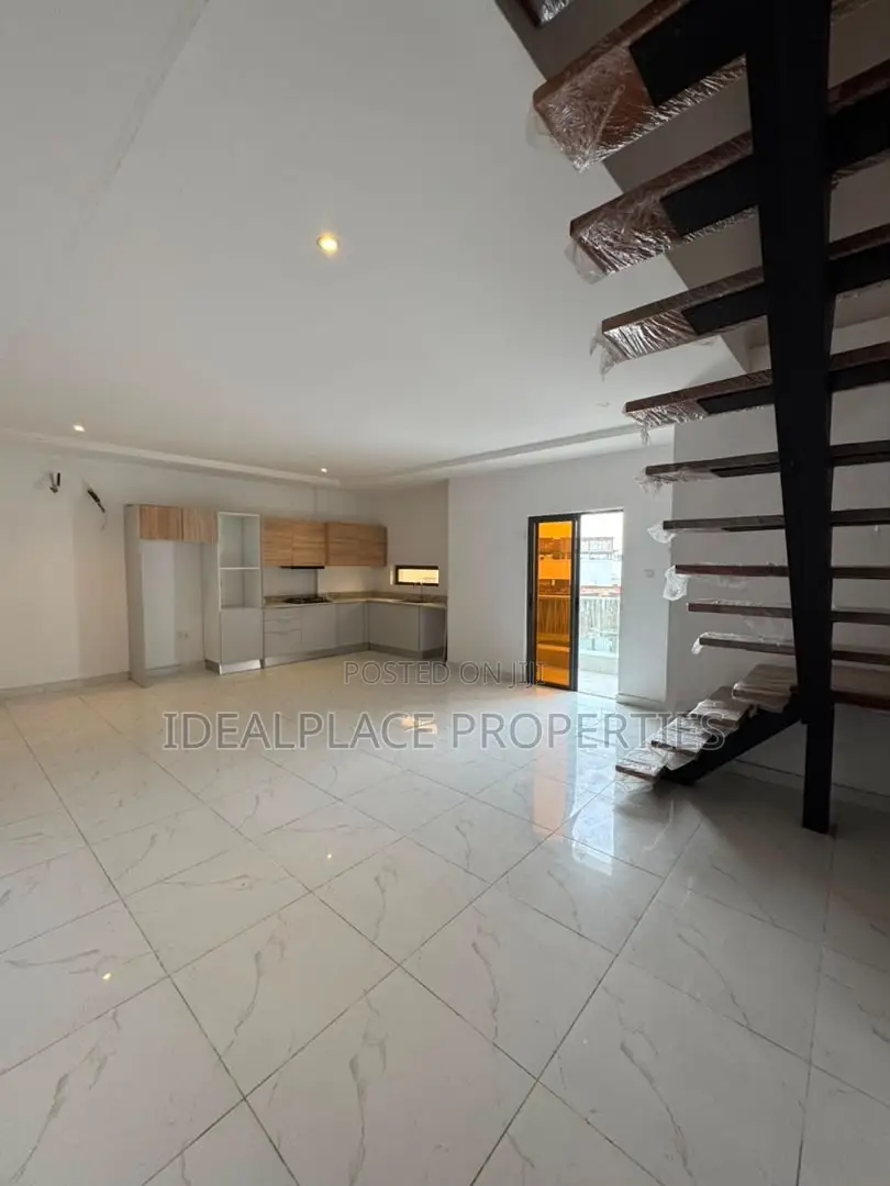 2bdrm Maisonette in Lekki Phase 1 for sale in Lekki Phase 1