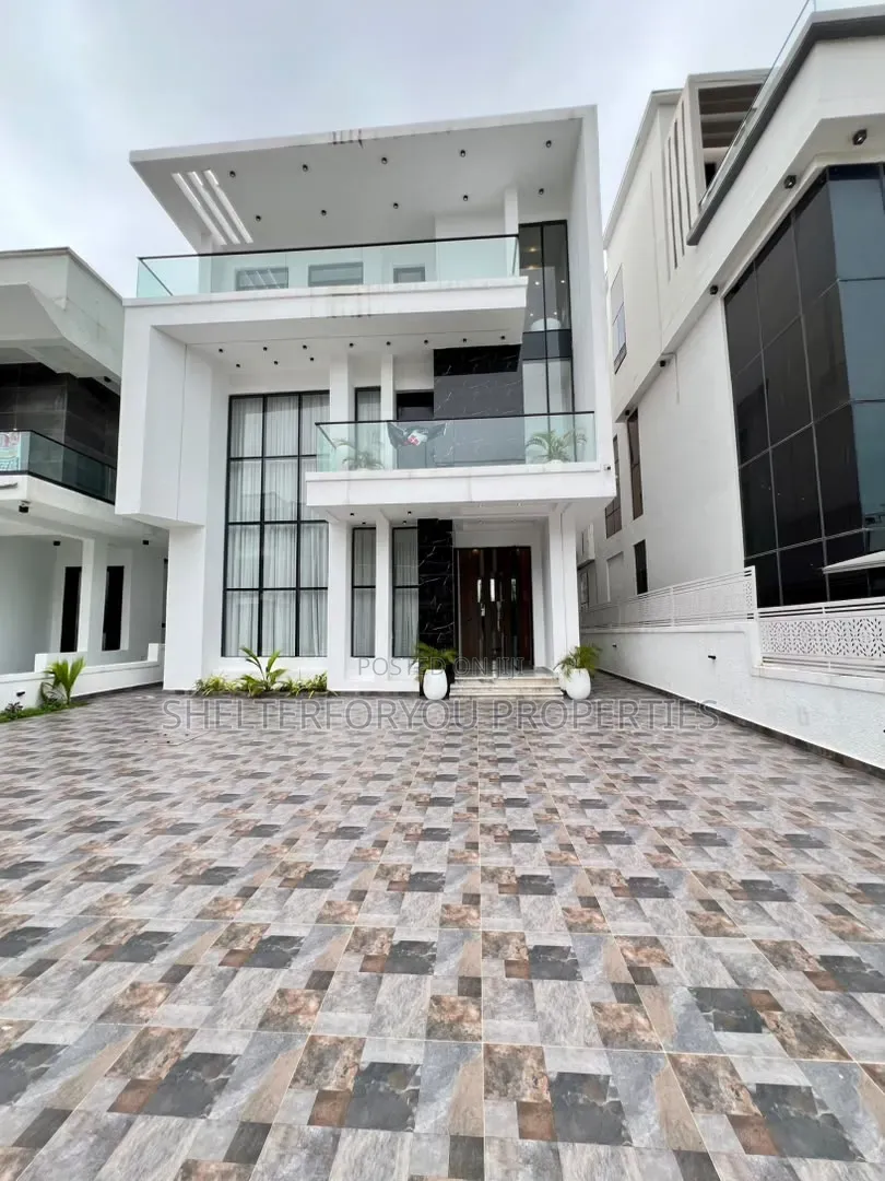 5bdrm Duplex in Ikota for sale in Ikota