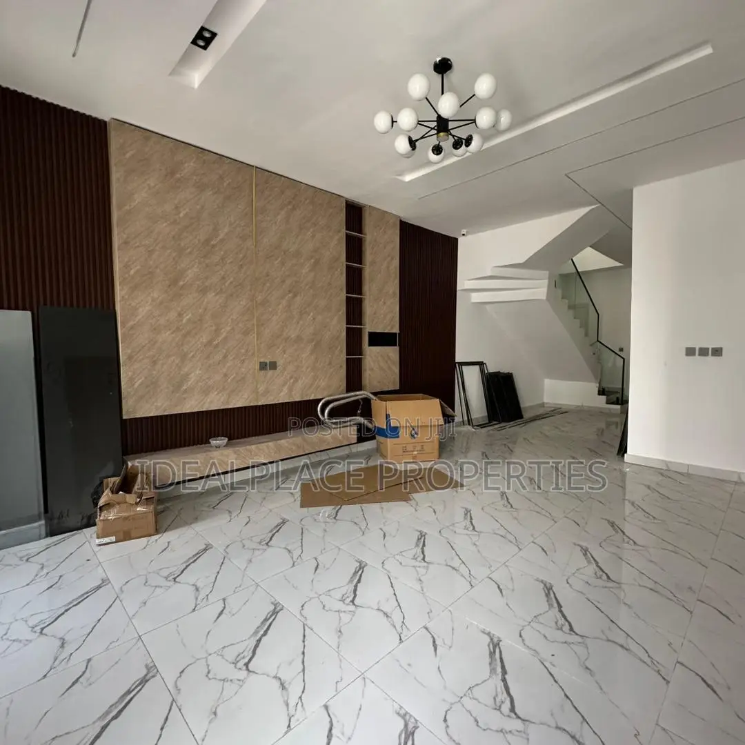 4bdrm Duplex in Lekki for sale in Lekki