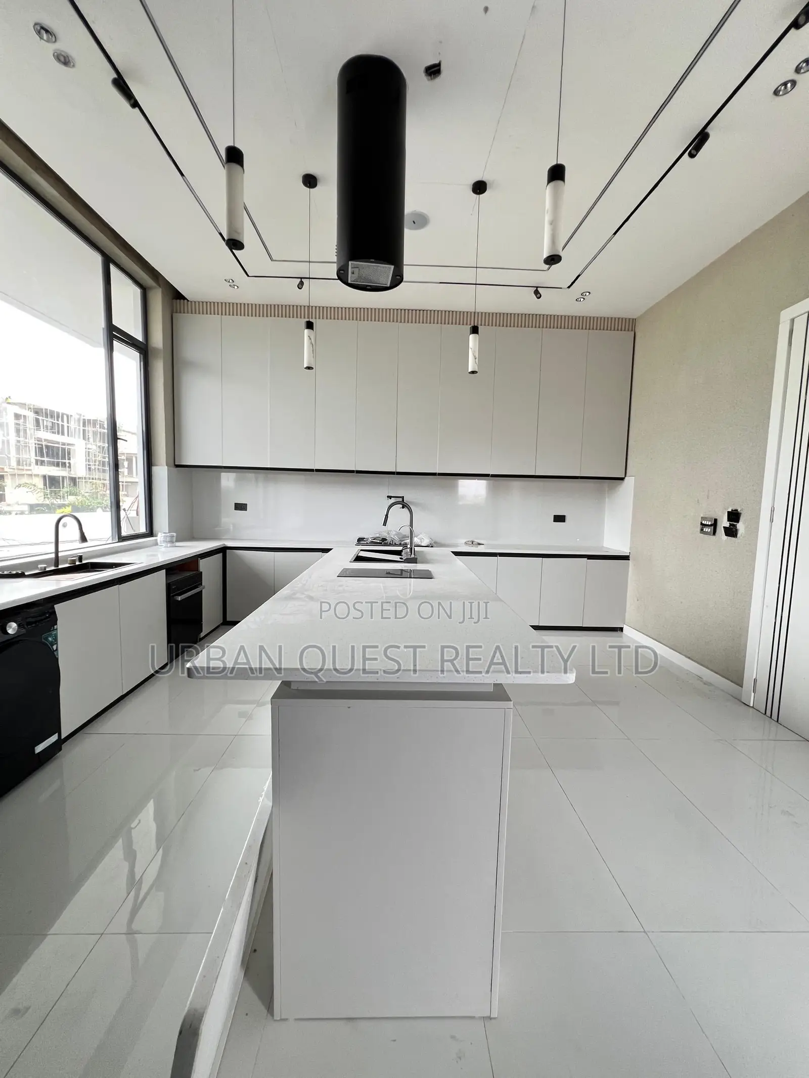6bdrm Duplex in Osapa london for sale in Osapa london